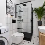 Awanport Estate By Renters Apartment