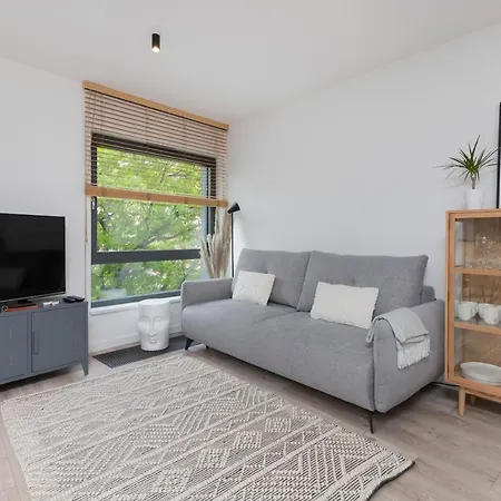 Awanport Estate By Renters *