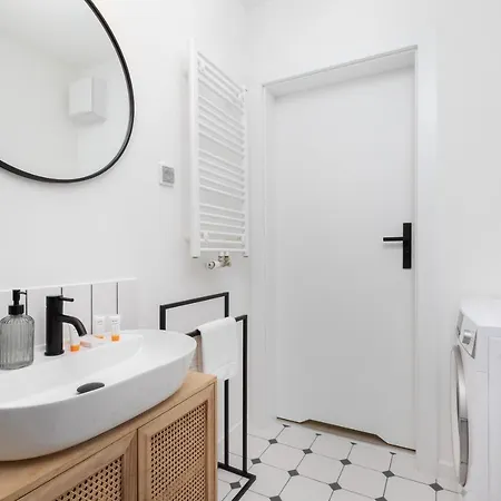 Awanport Estate By Renters Apartman