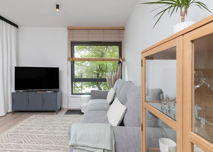 Awanport Estate By Renters